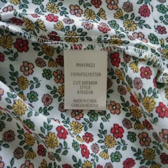 Floral Ruffle Collar Blouse - Picture 8 of 9